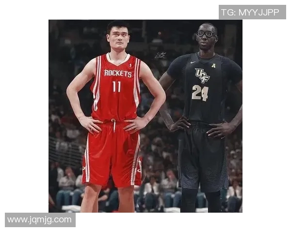 姚明颁奖典礼上拉链意外引发的幽默瞬间与感人故事