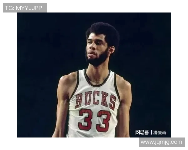 天勾技艺揭秘卡里姆阿卜杜尔贾巴尔如何轻松突破防守的进攻智慧