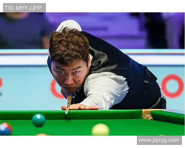 O型腿足球明星的传奇之路与运动生涯的挑战与成就分析